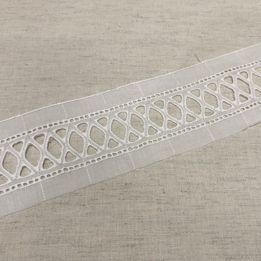 Bordado Inglês Entremeio Branco ArtePunto BA033