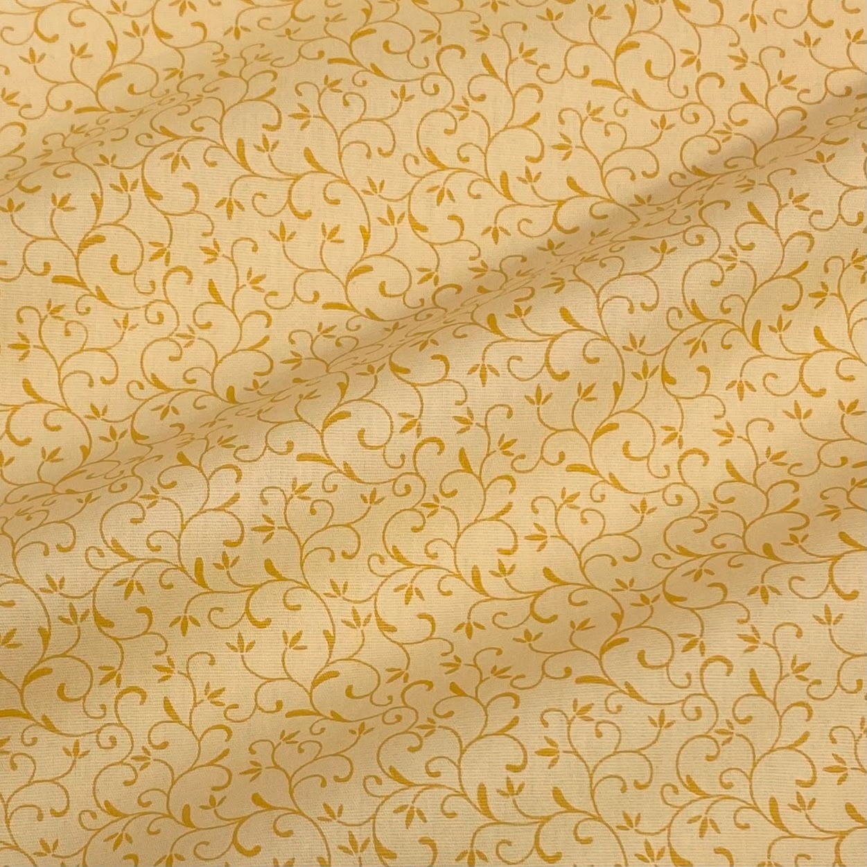 Tecido Tricoline Arabesco Amarelo Bebe Tom Sobre Tom (Basics & Colors)