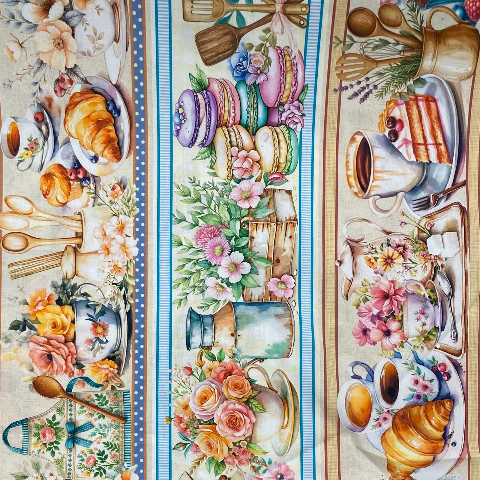 Tecido Tricoline Digital Barrado Flores Café Doces e Utensilios