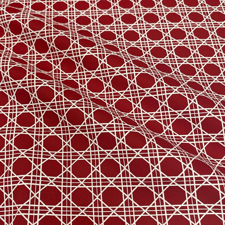 Tecido Tricoline Padrão Geometrico Shippo Fundo Vermelho