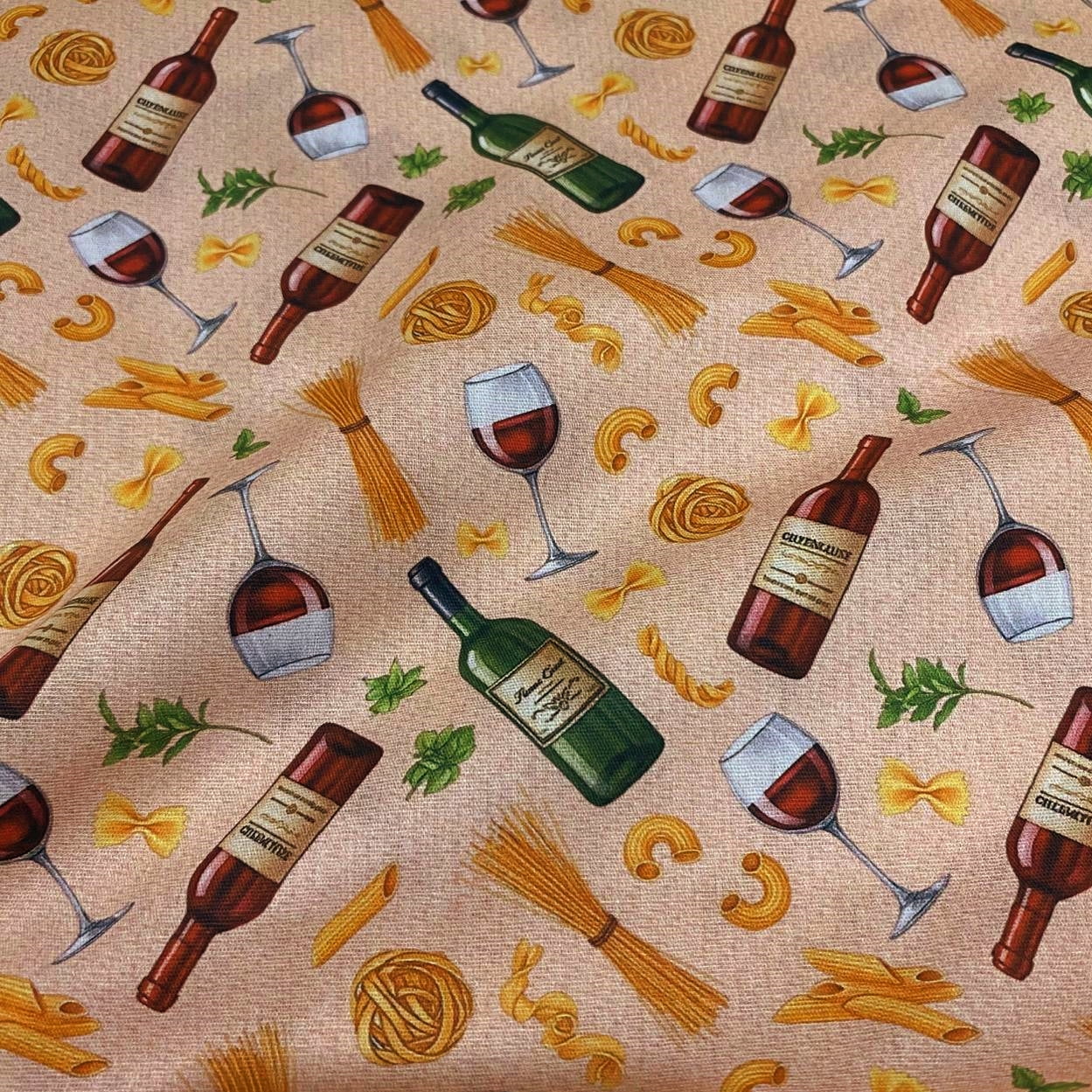 Tecido Tricoline Pasta Vinho e Taça Fundo Cru