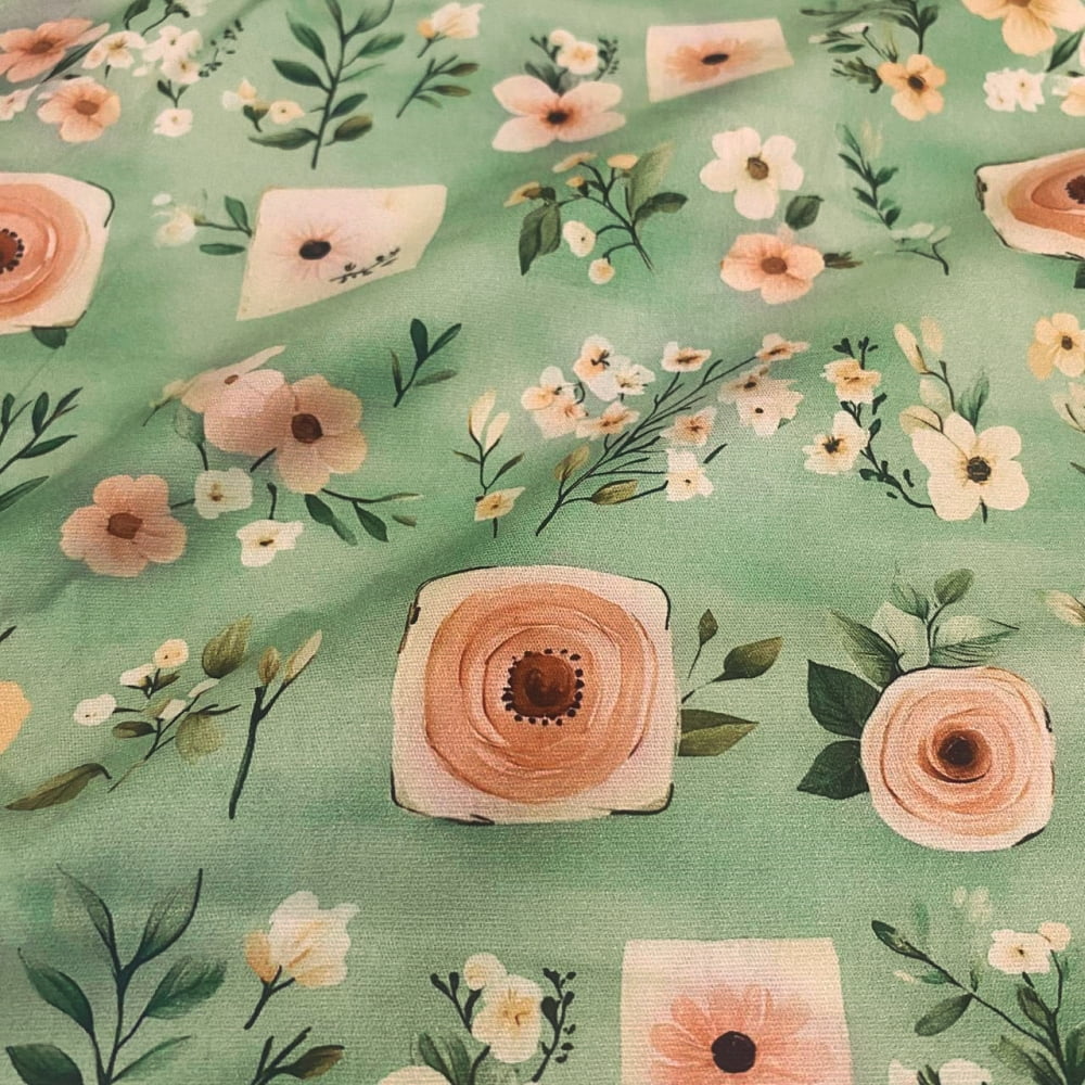 Tecido Tricoline Digital Floral Medio Flores e Rococós Fundo Verde