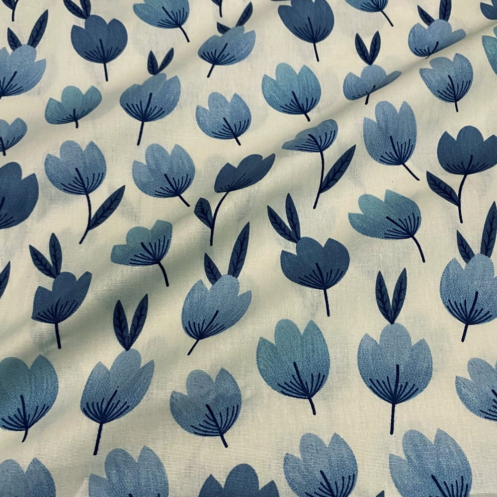 Tecido Tricoline Floral Grandes Tulipas Azul Fundo Branco