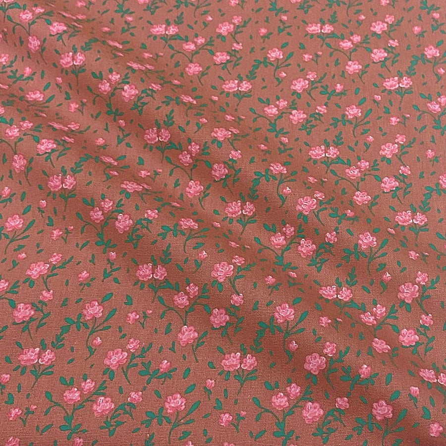 Tecido Tricoline Floral Mini Rosas Fundo Rose Escuro