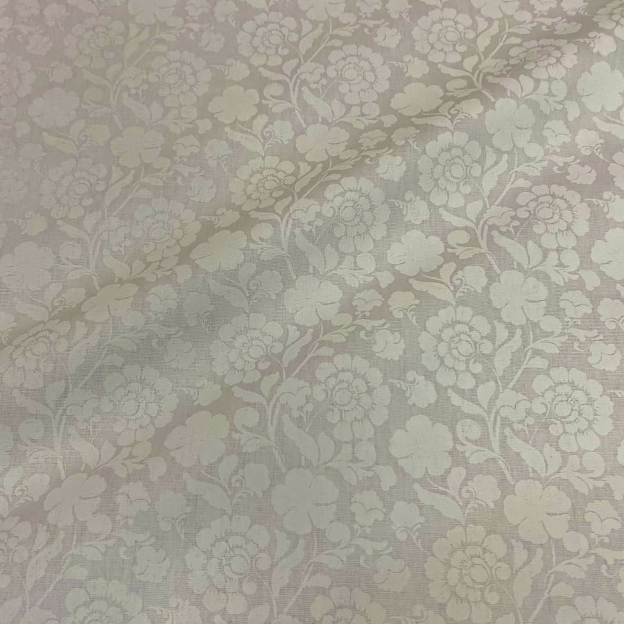 Tecido Tricoline Grande Floral Branco Gelo