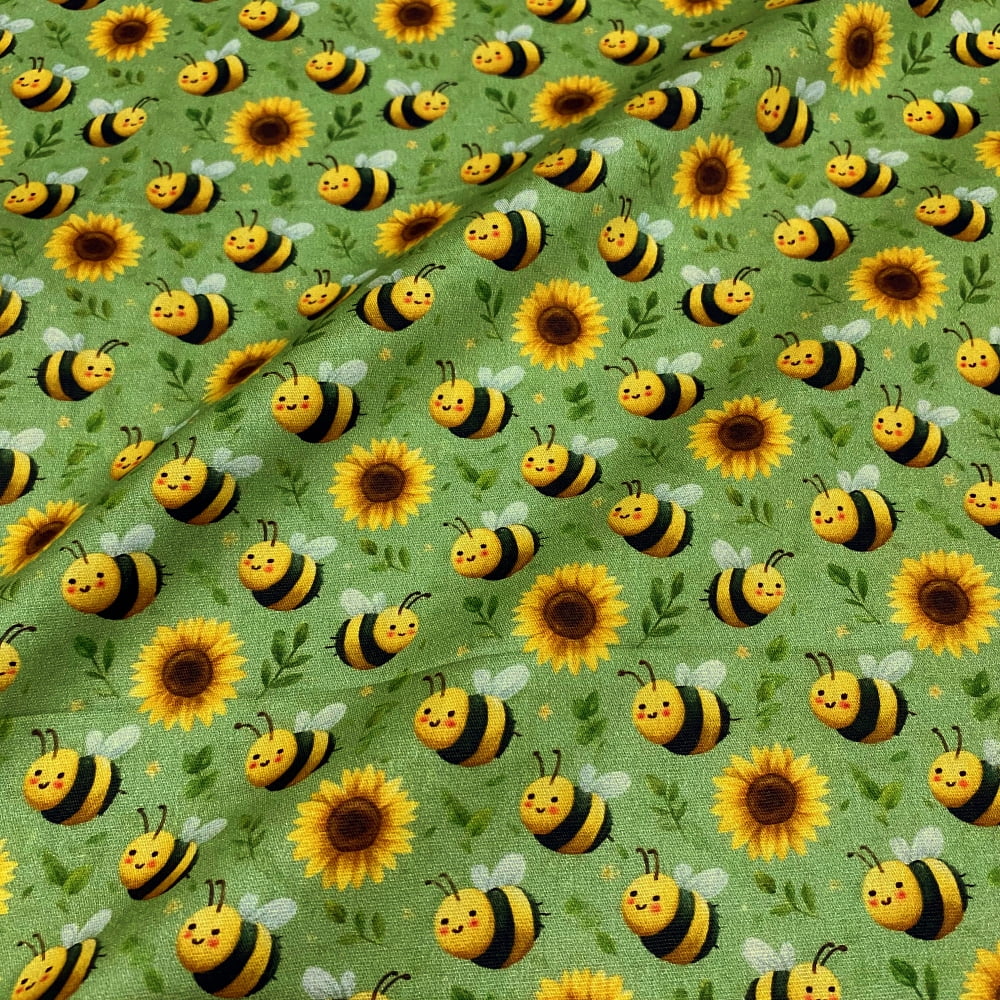 Tecido Tricoline Digital Abelhinhas Fundo Verde Coleção Honey