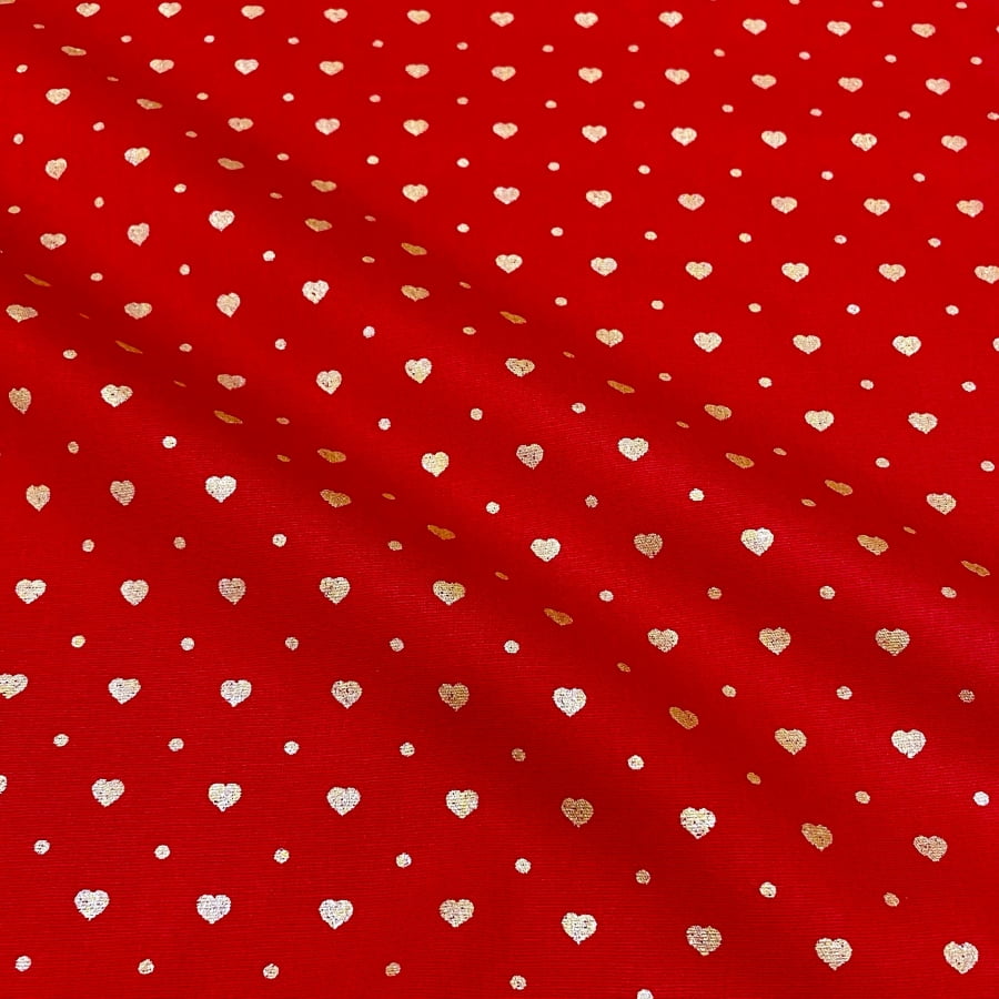 Tecido Tricoline Corações Dourado Fundo Vermelho