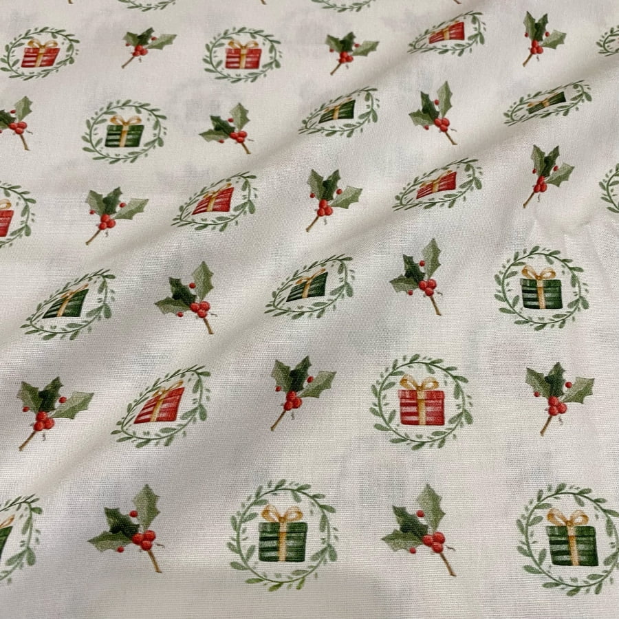 Tecido Tricoline Digital Azevinhos e Presentes Natal dos Sonhos 