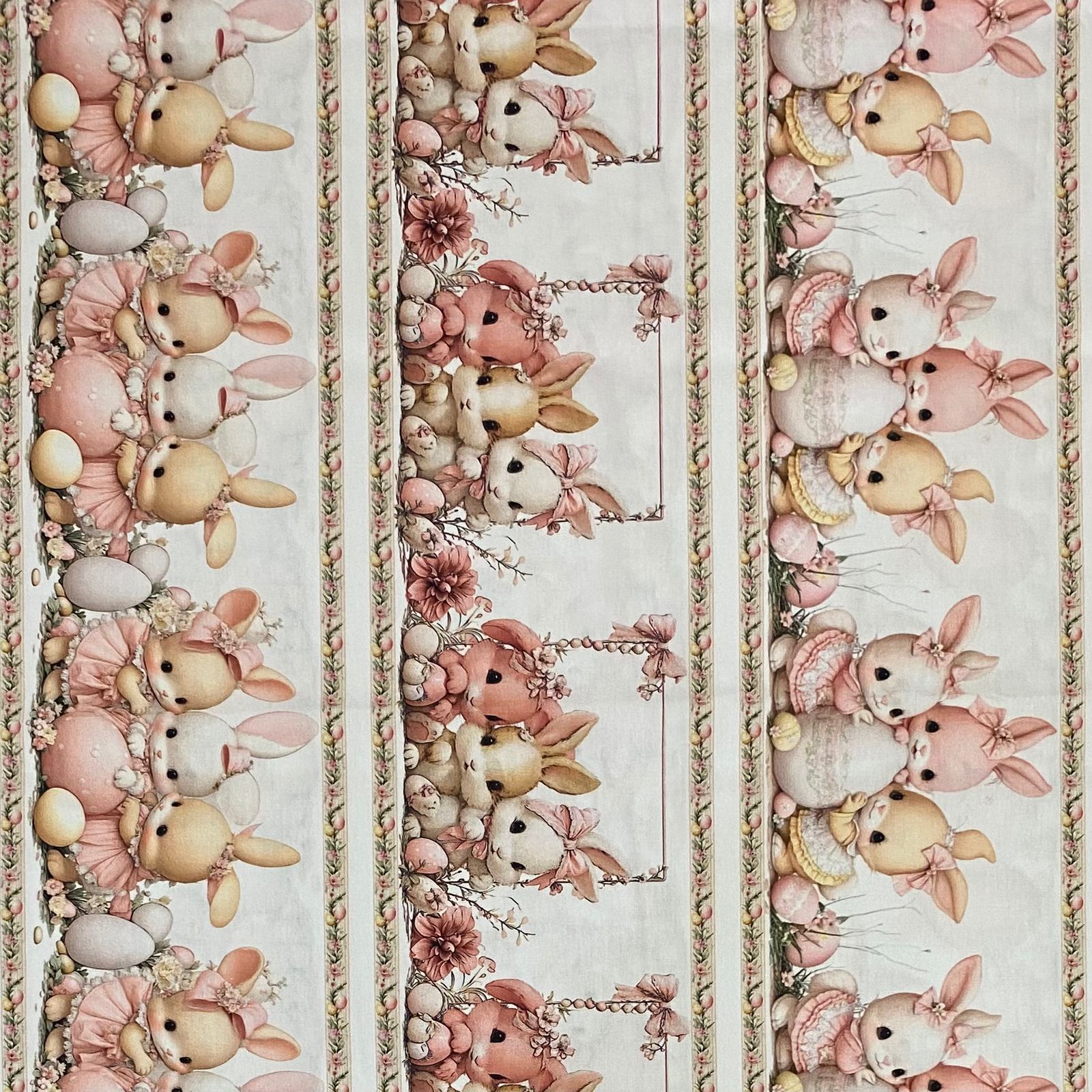 Tecido Tricoline Digital Barrado Pascoa Coelhinhas Delicados Rosa