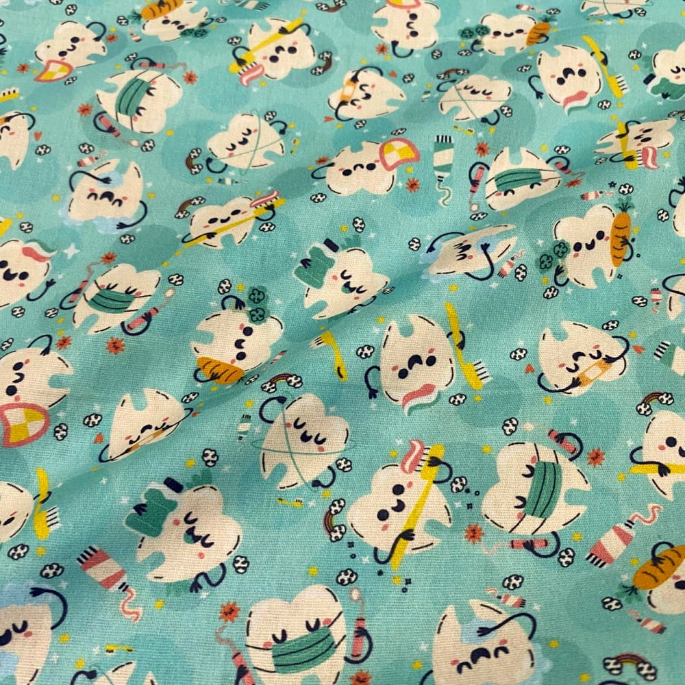 Tecido Tricoline Dentista Dentinhos Felizes Fundo Azul Tiffany